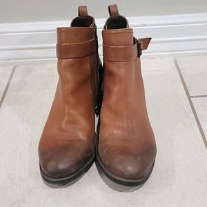 Vince Camuto VP Beamer